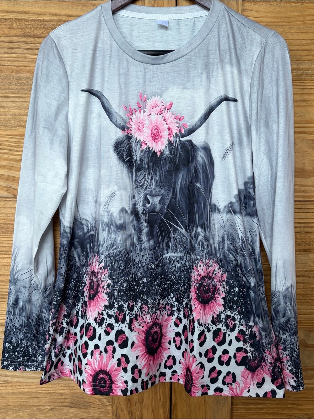 Women's Light Gray Long-Sleeve Tee with Pink Sunflowers and Cheetah Highland Cow
